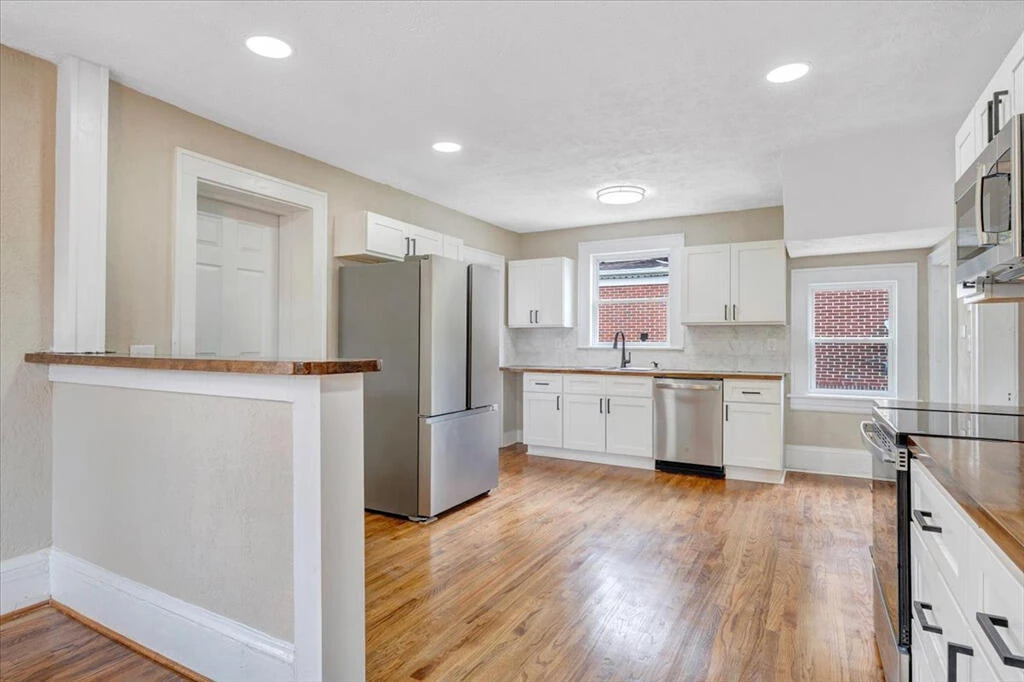 2411 Florida AVE NW - Photo 13