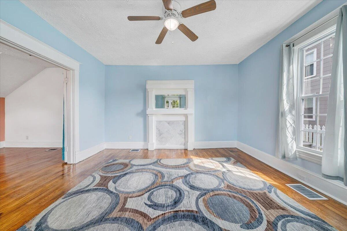 918 Dale AVE SE - Photo 9