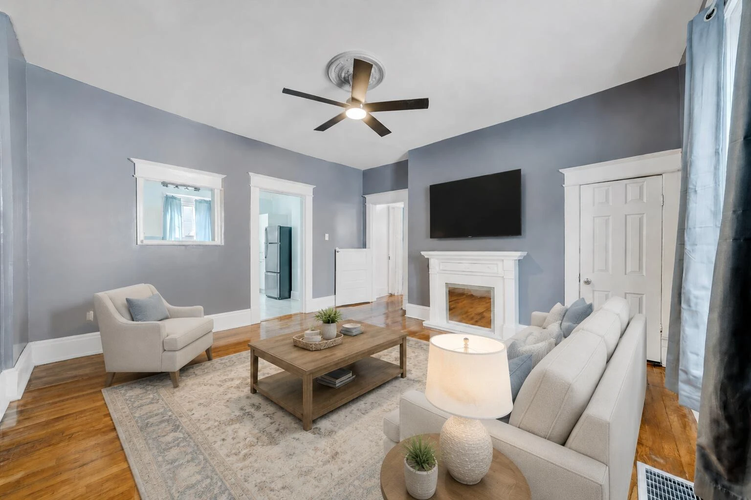 918 Dale AVE SE - Photo 11
