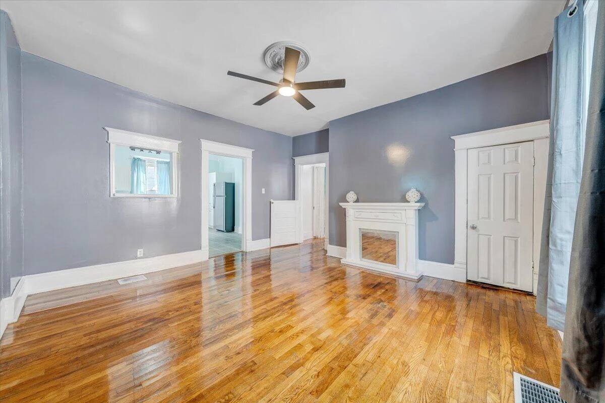 918 Dale AVE SE - Photo 12