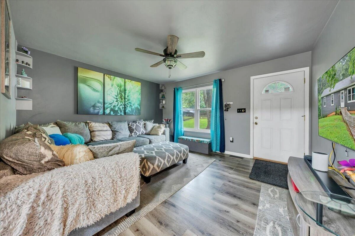 864 Harmony RD - Photo 3