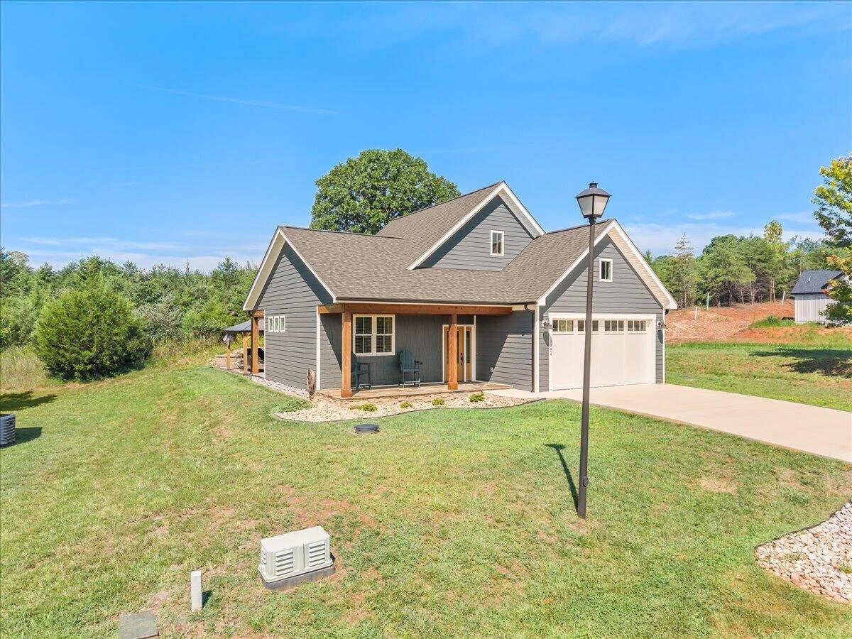 1054 Barrow Hills DR - Photo 3