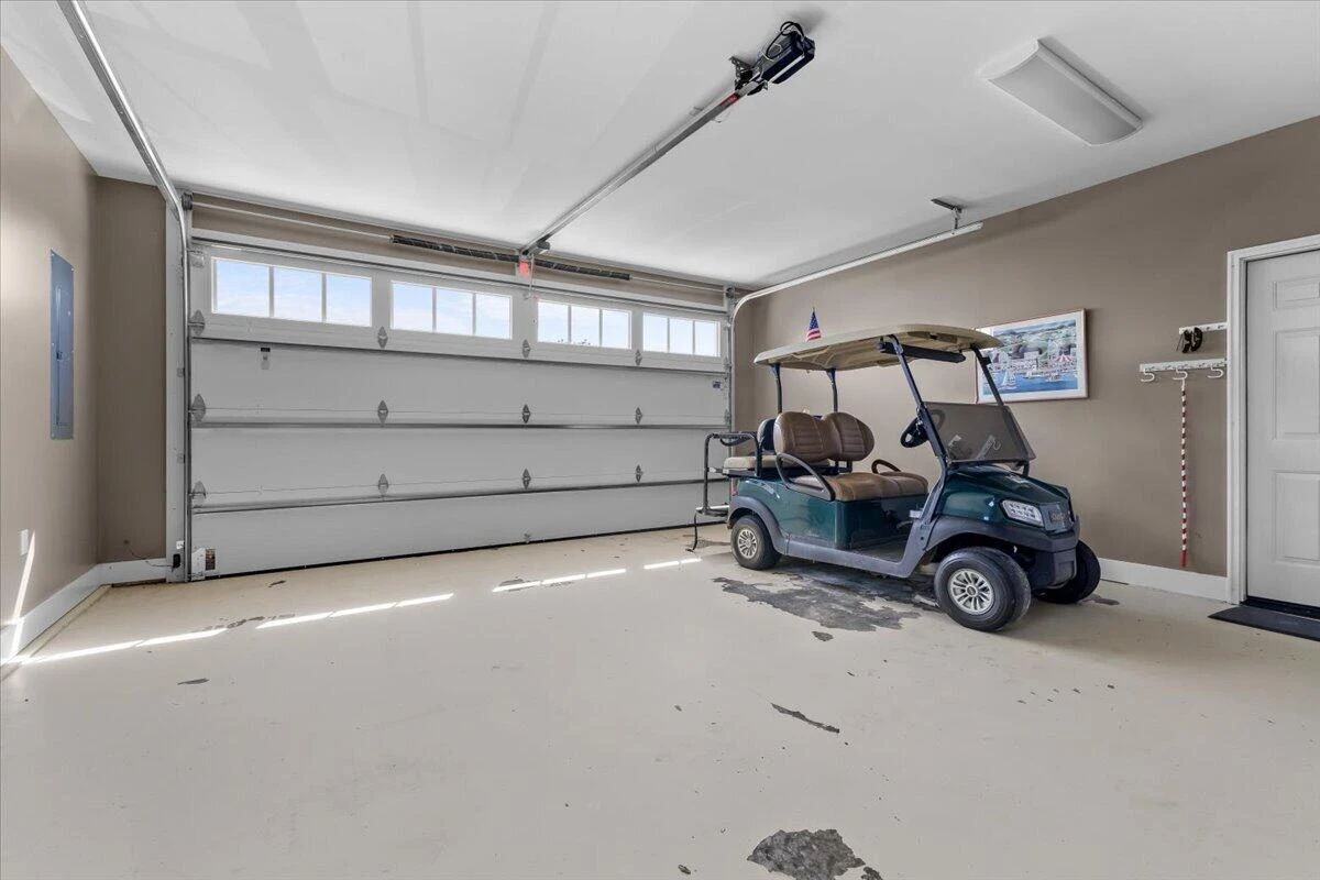 1054 Barrow Hills DR - Photo 8