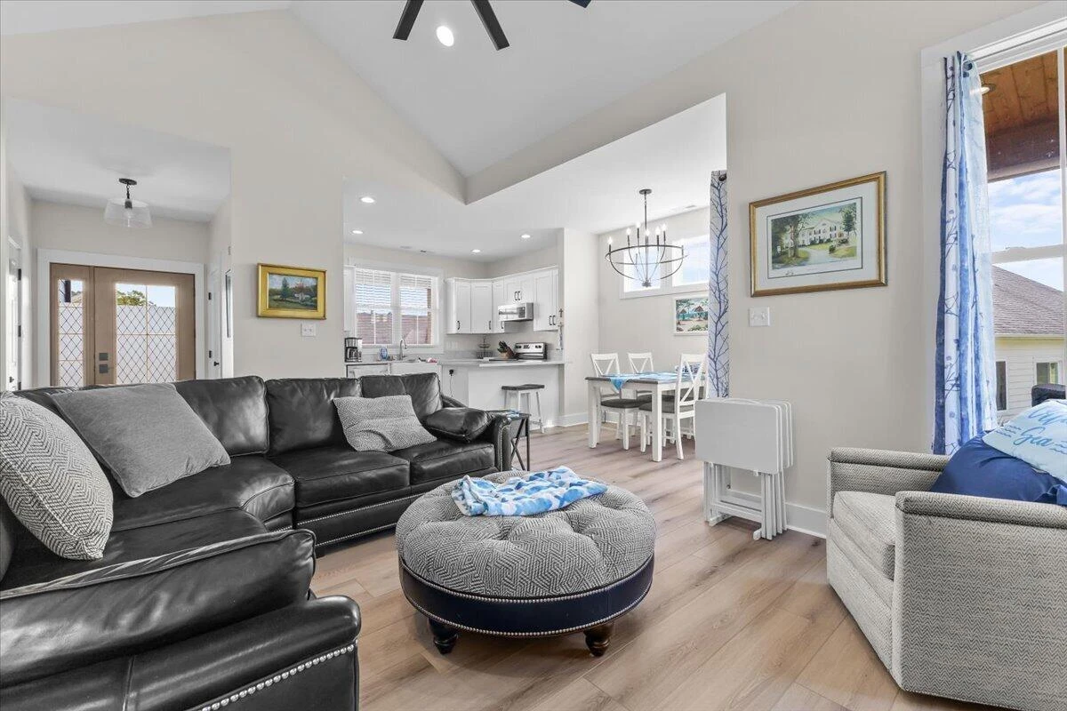 1054 Barrow Hills DR - Photo 13