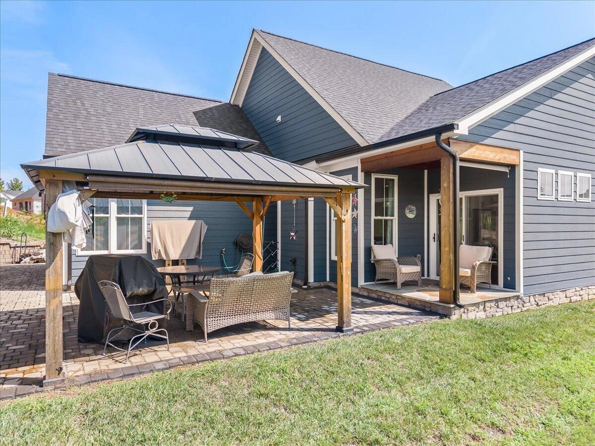 1054 Barrow Hills DR - Photo 15