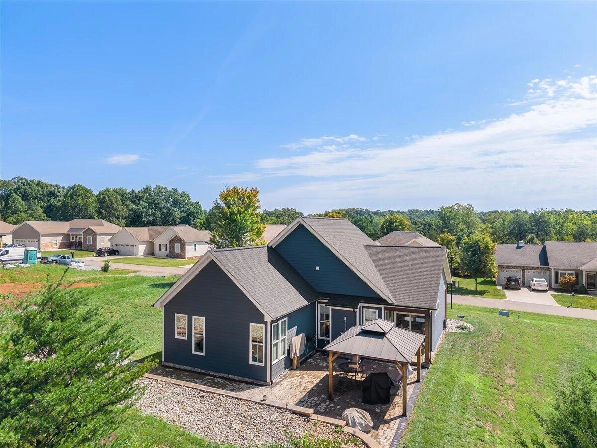 1054 Barrow Hills DR - Photo 19