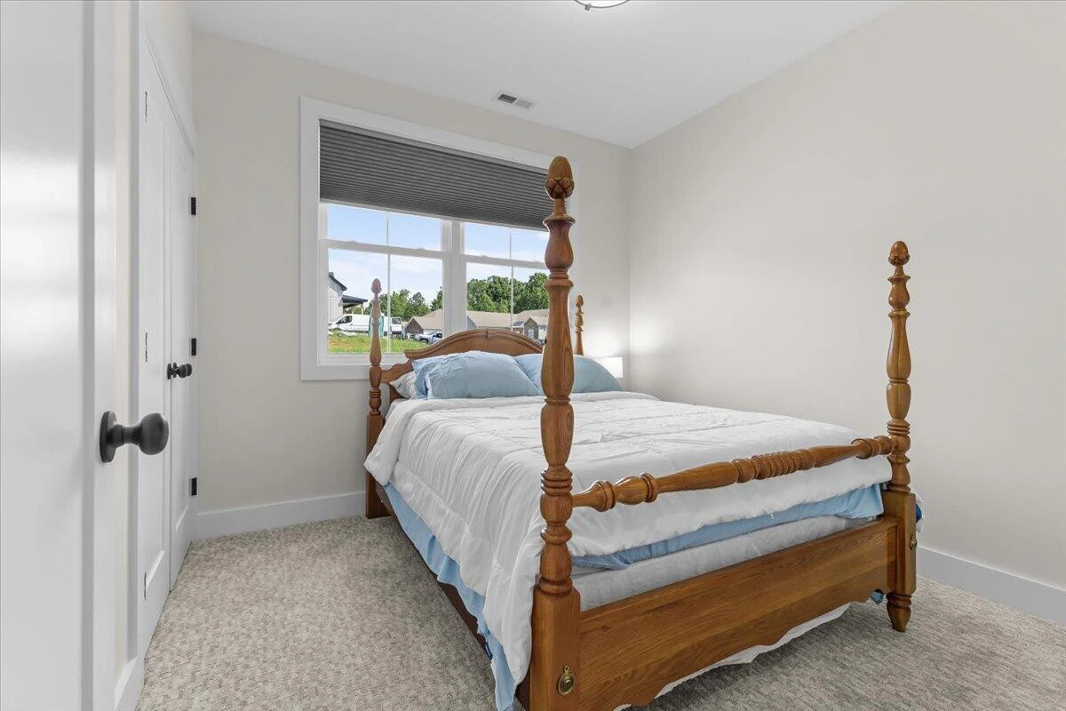1054 Barrow Hills DR - Photo 29