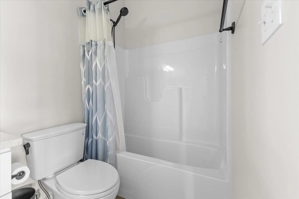 1054 Barrow Hills DR - Photo 32