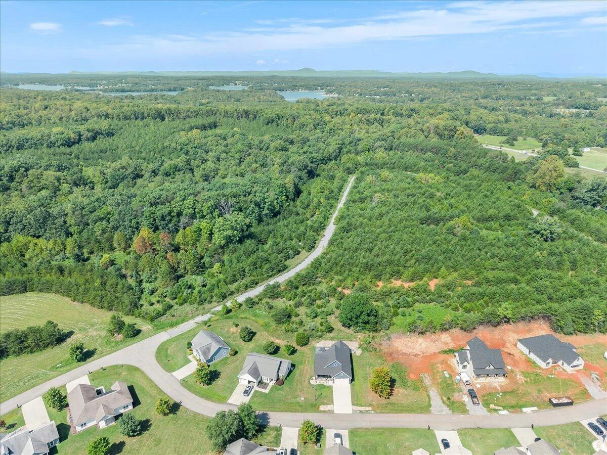 1054 Barrow Hills DR - Photo 41