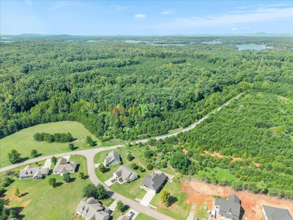 1054 Barrow Hills DR - Photo 42