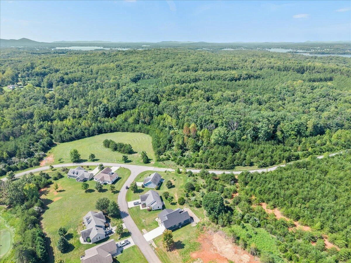 1054 Barrow Hills DR - Photo 43