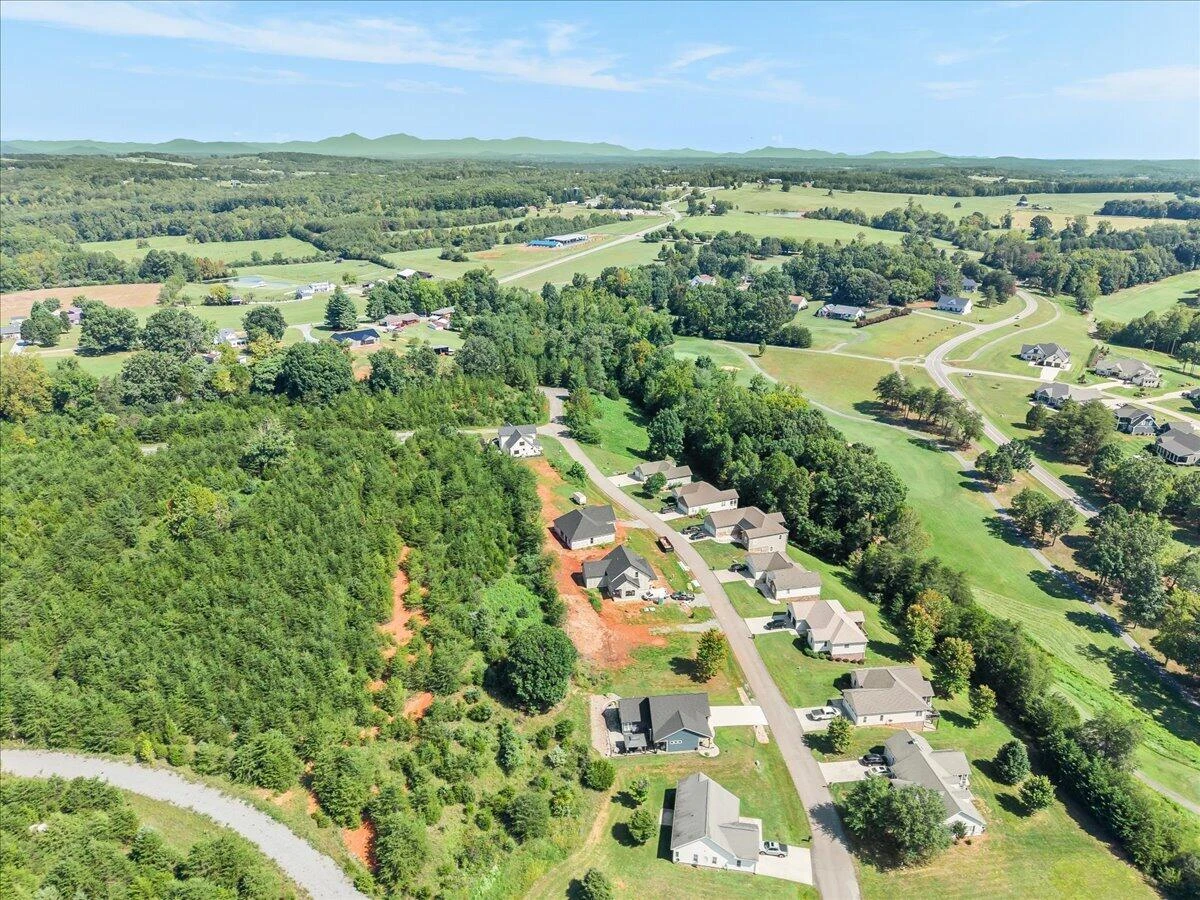 1054 Barrow Hills DR - Photo 49