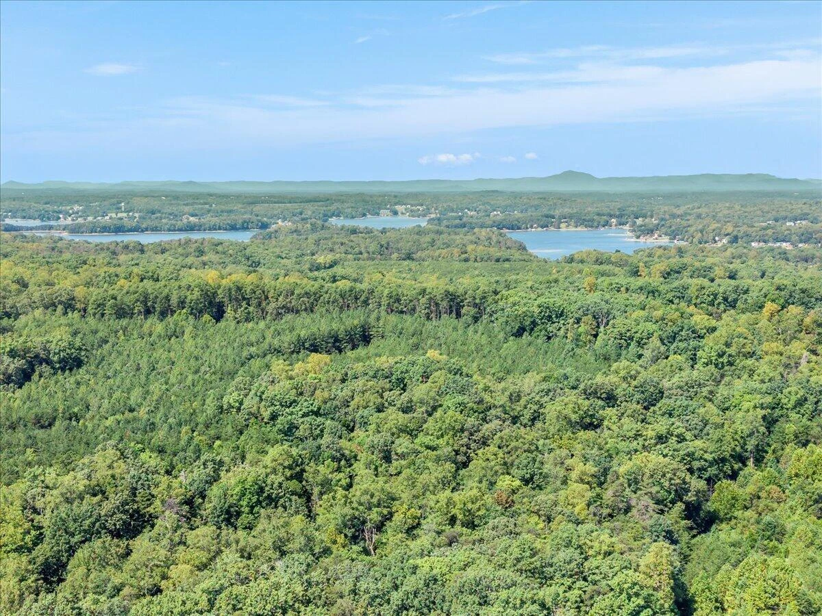 1054 Barrow Hills DR - Photo 51