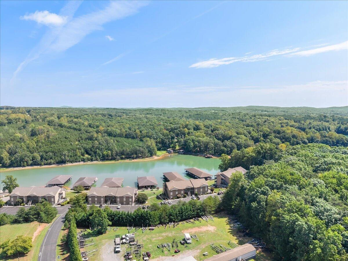 1054 Barrow Hills DR - Photo 59