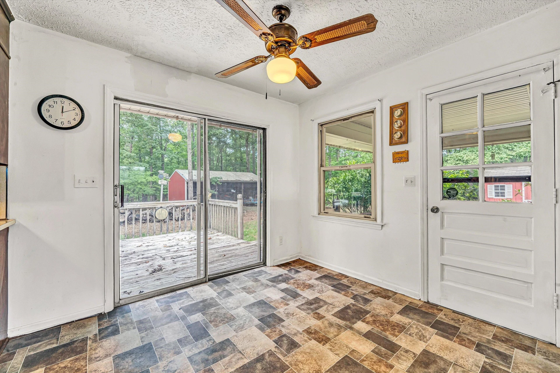 1617 Lonely Hollow RD - Photo 11