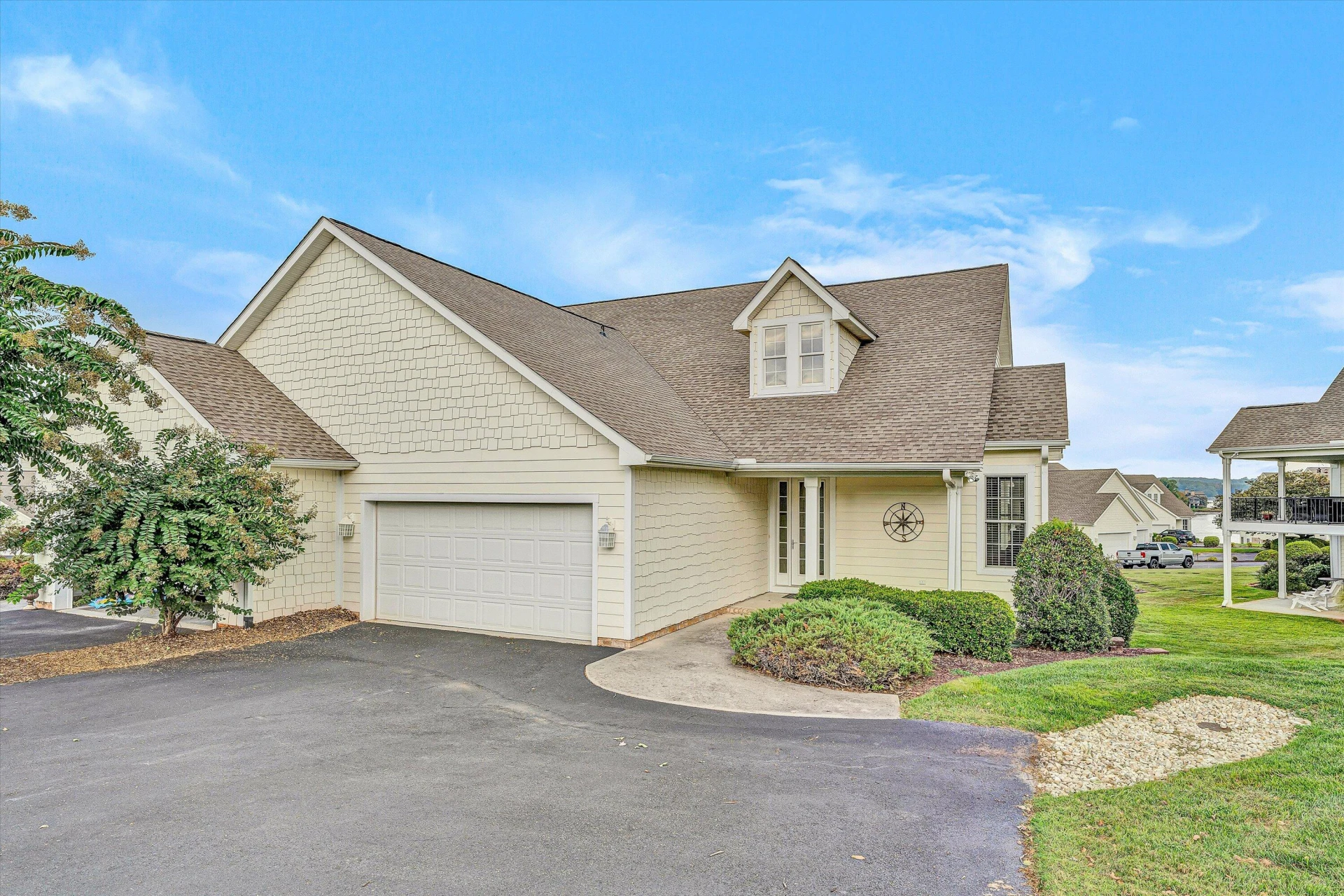 355 Haley Scott DR - Photo 2