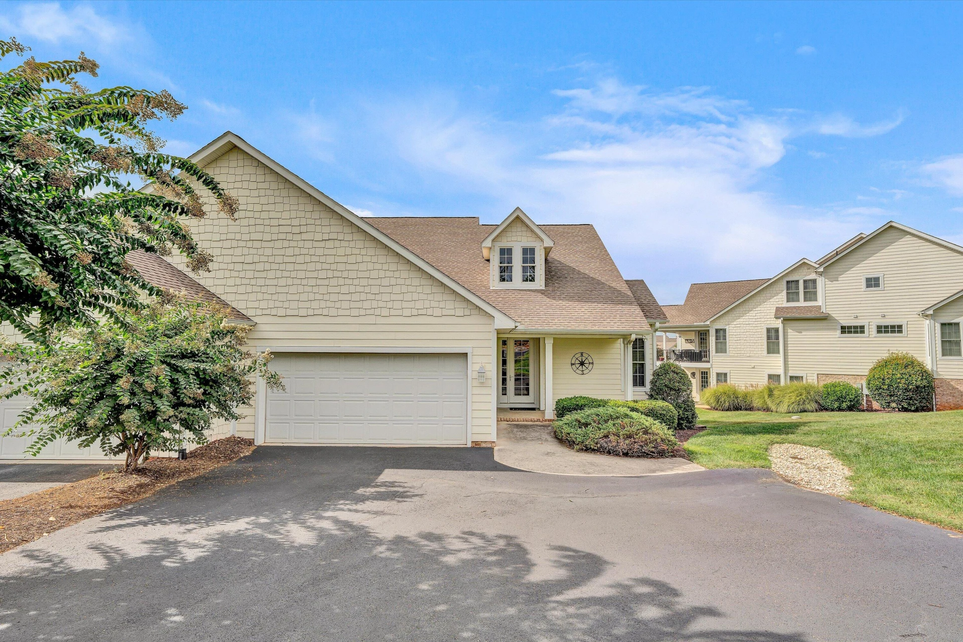 355 Haley Scott DR - Photo 4