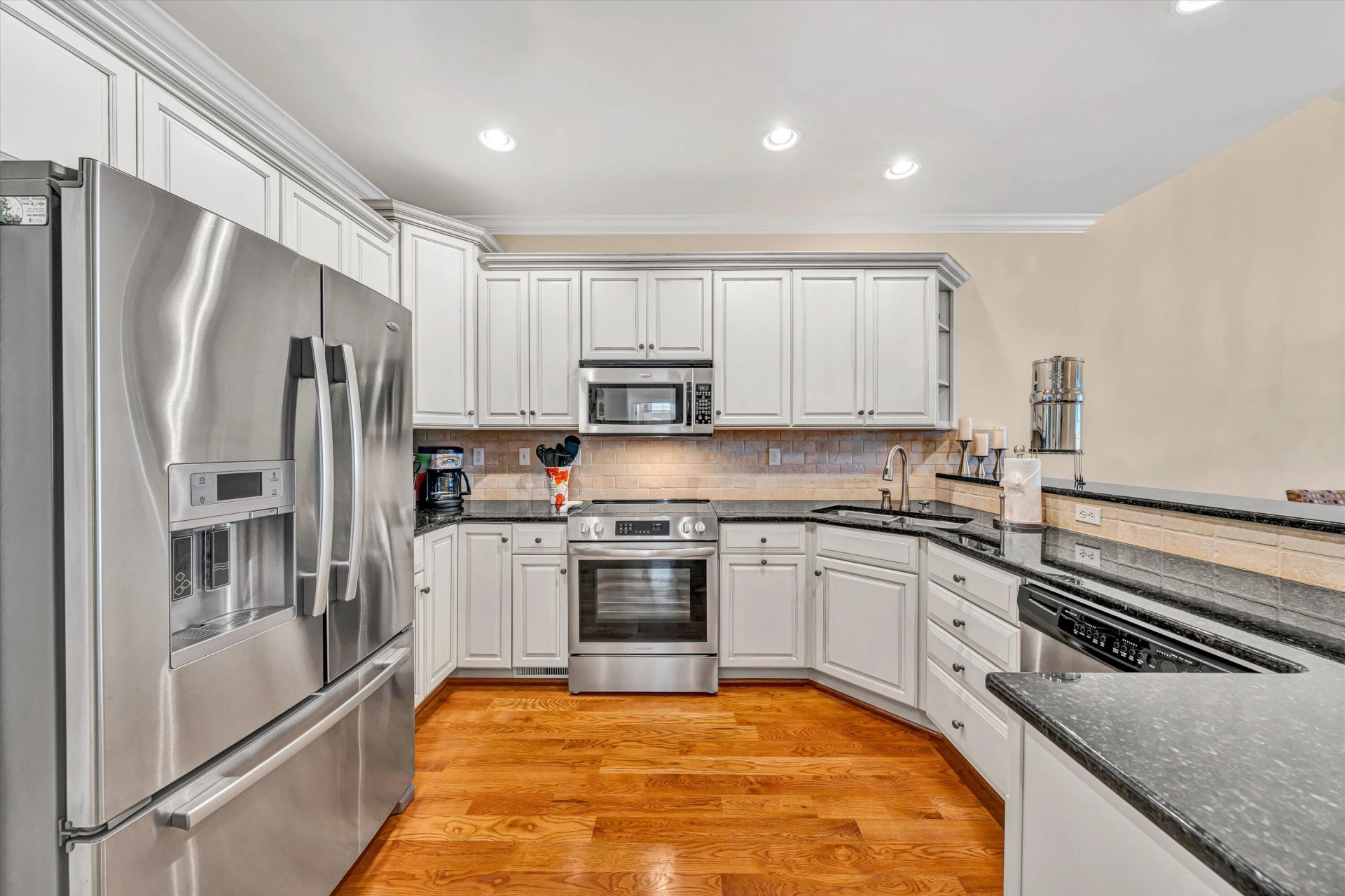 355 Haley Scott DR - Photo 16