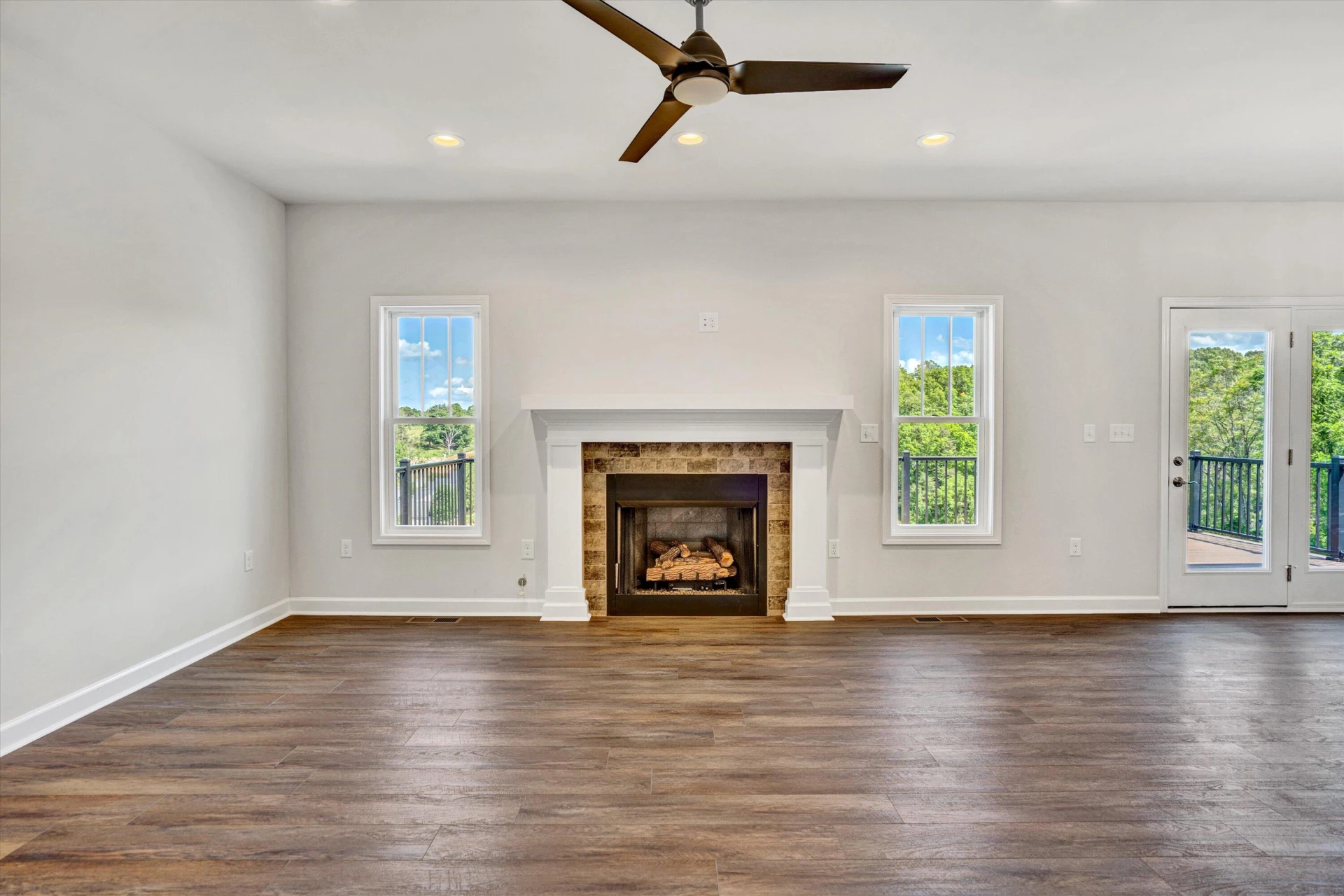 726 Ambler LN - Photo 5