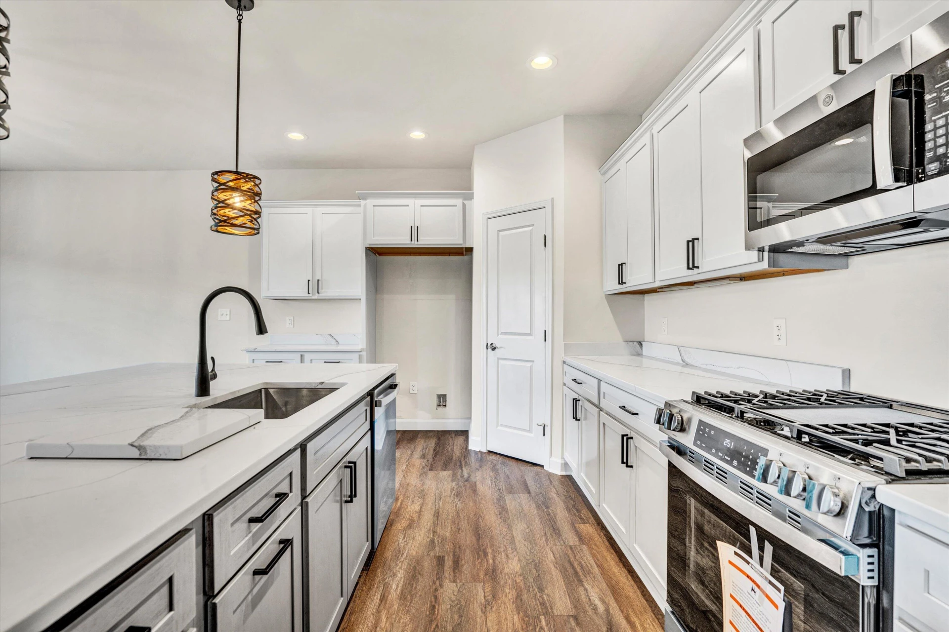 726 Ambler LN - Photo 8