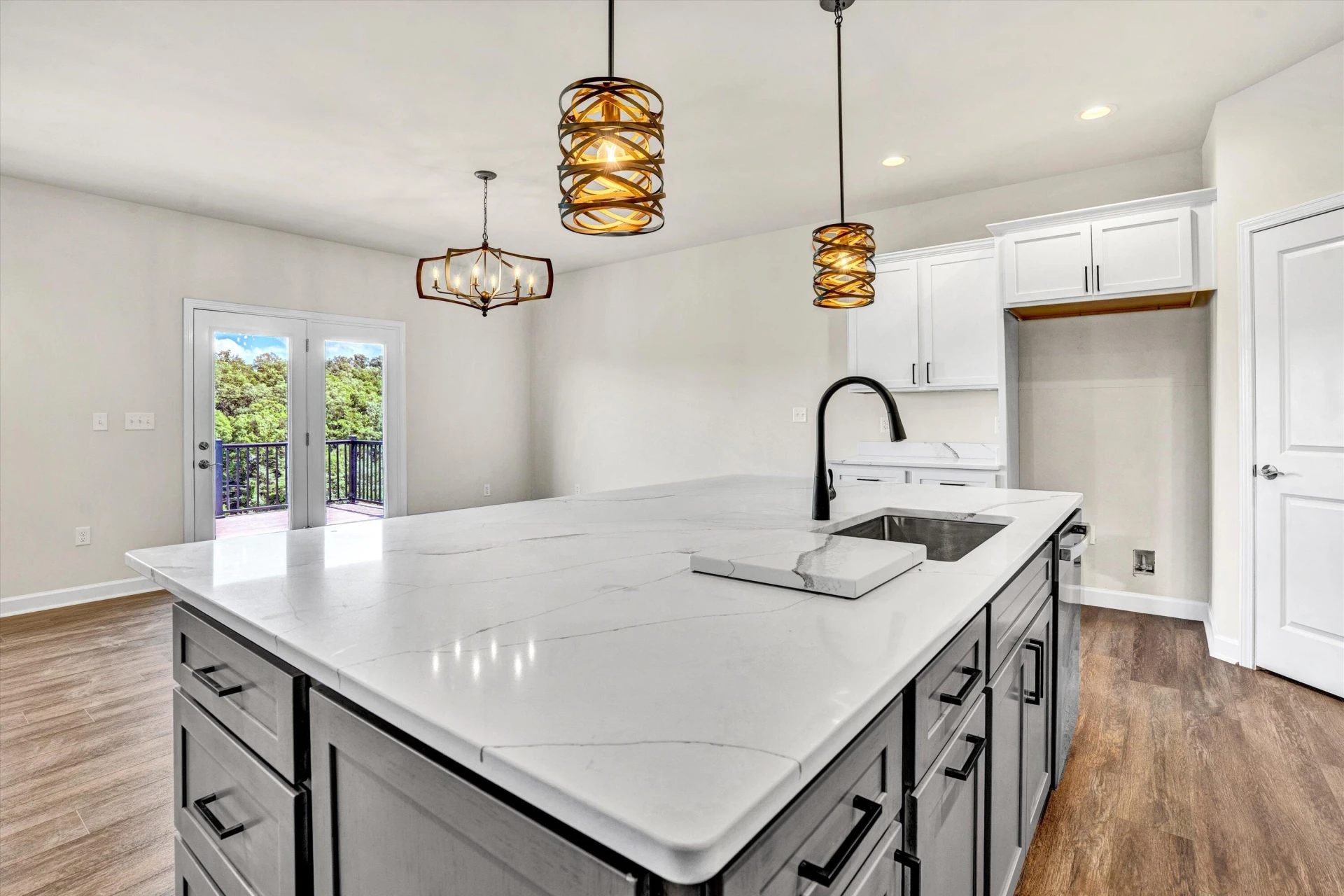 726 Ambler LN - Photo 9