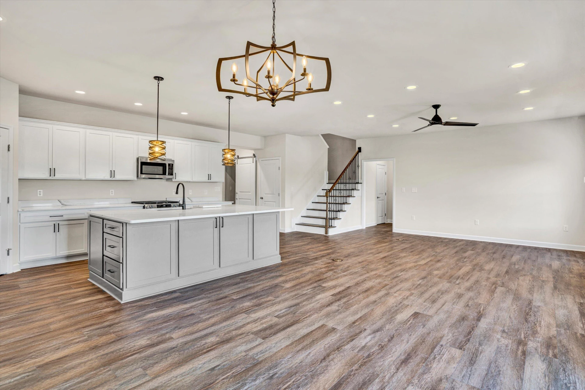 726 Ambler LN - Photo 13