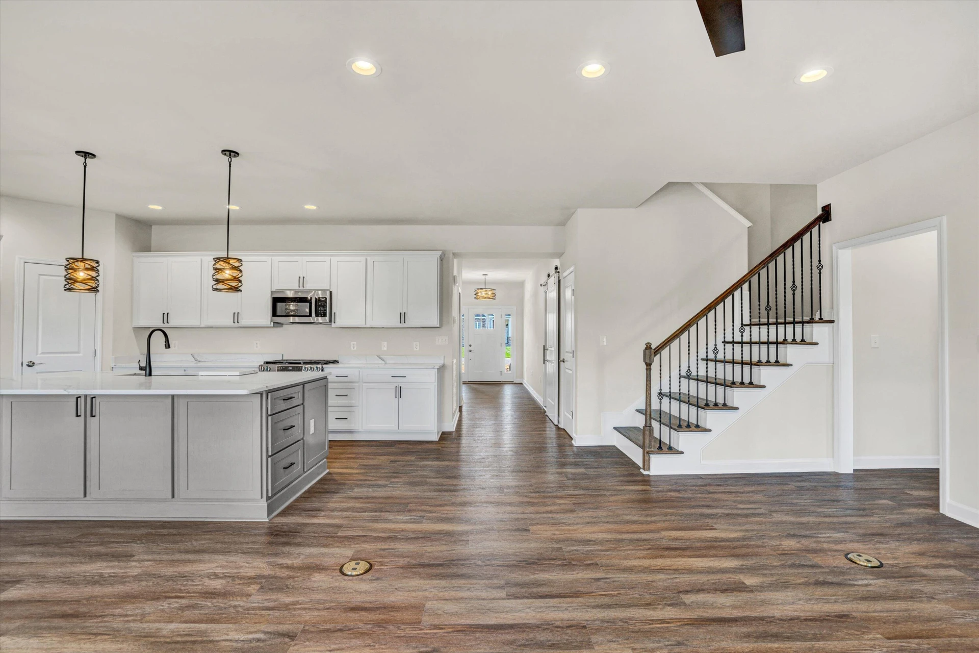 726 Ambler LN - Photo 15
