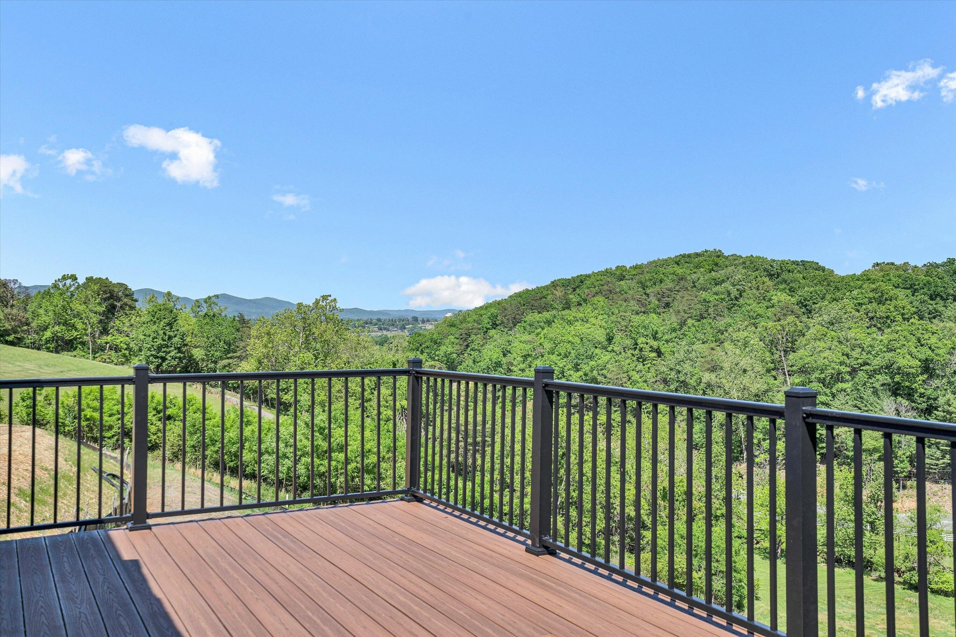 726 Ambler LN - Photo 18