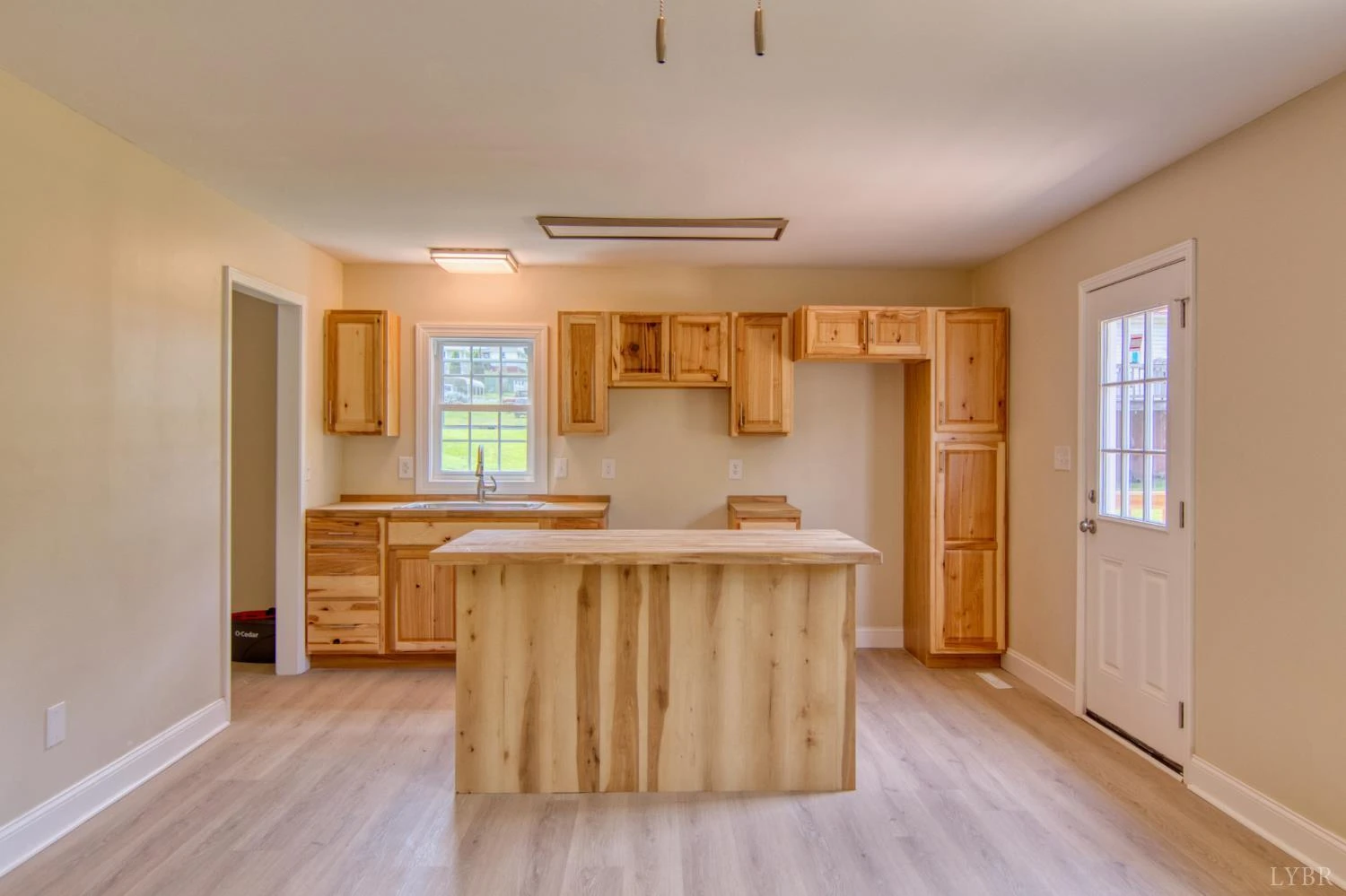 87 Dale AVE - Photo 4