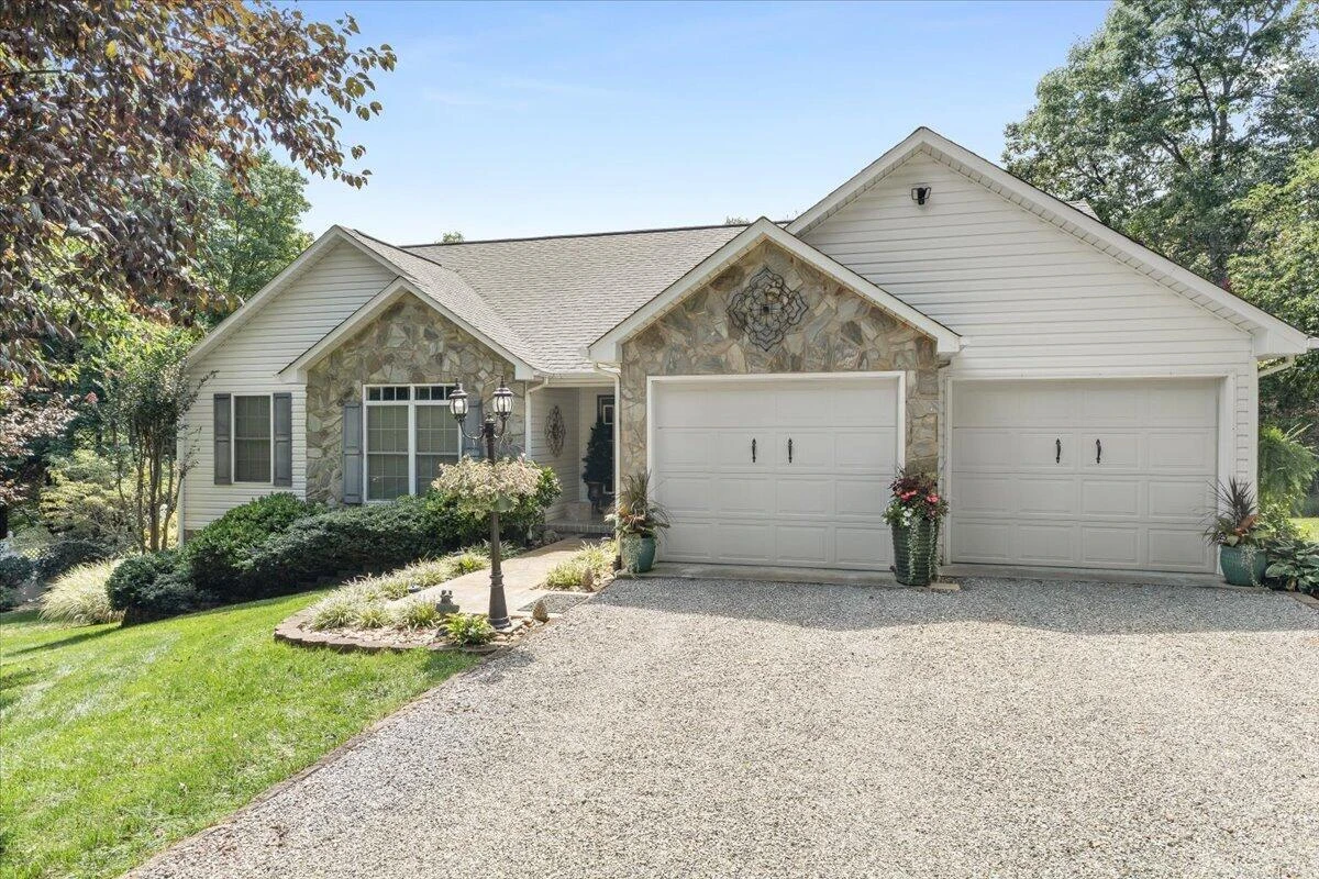 488 Green Level RD