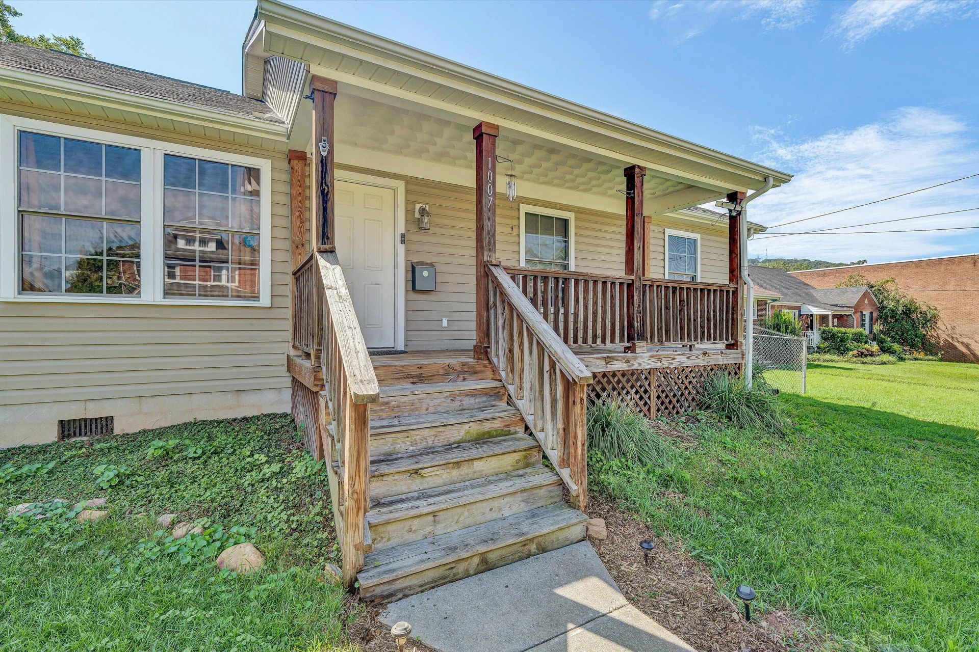 1007 Murray AVE SE - Photo 4