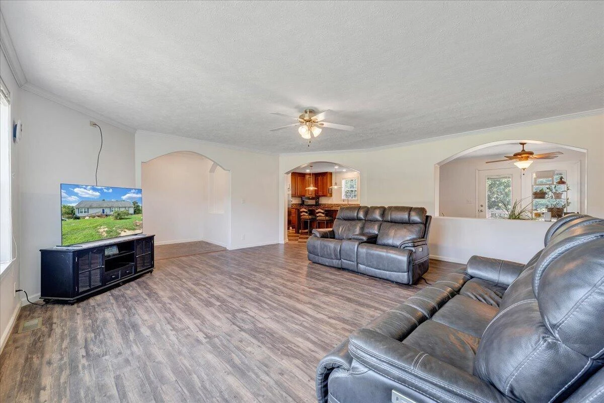 3663 Bradshaw RD - Photo 8