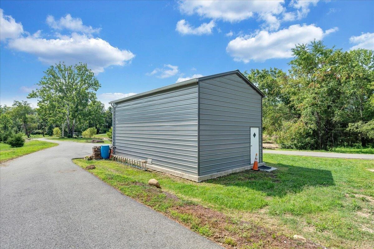 3663 Bradshaw RD - Photo 45