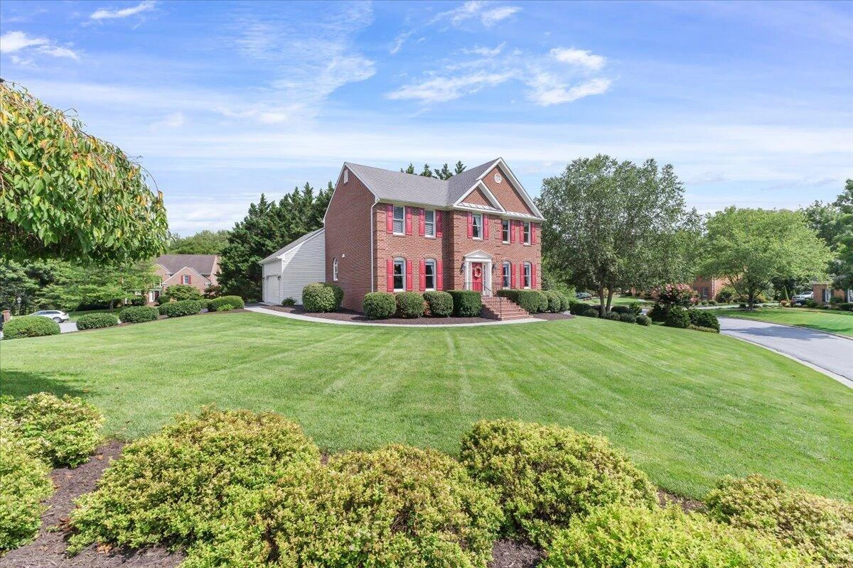 7789 Hollins Court DR