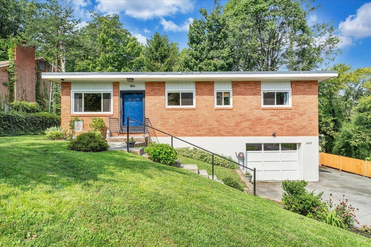 3425 View AVE