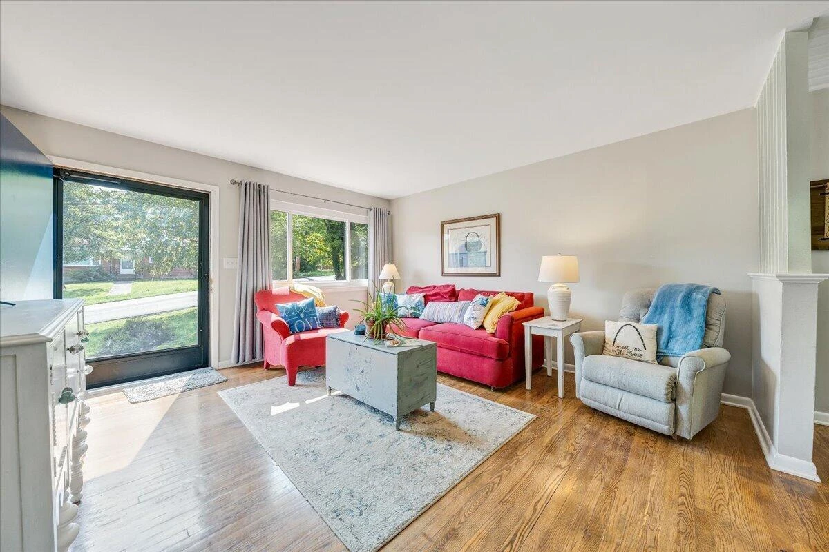 3425 View AVE - Photo 3