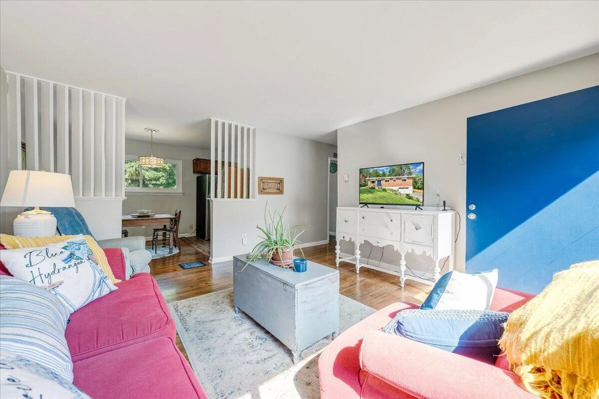 3425 View AVE - Photo 6
