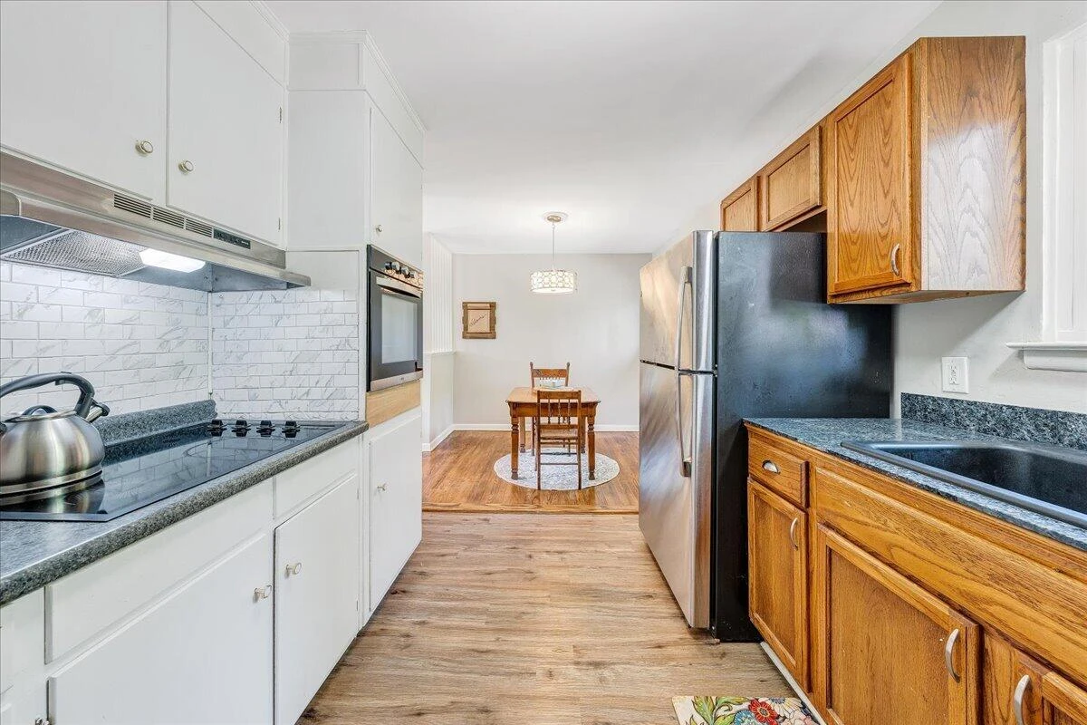 3425 View AVE - Photo 13