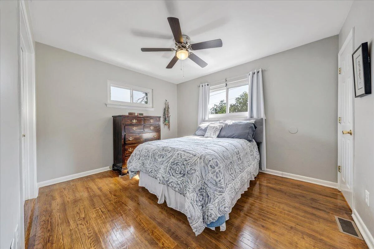 3425 View AVE - Photo 25