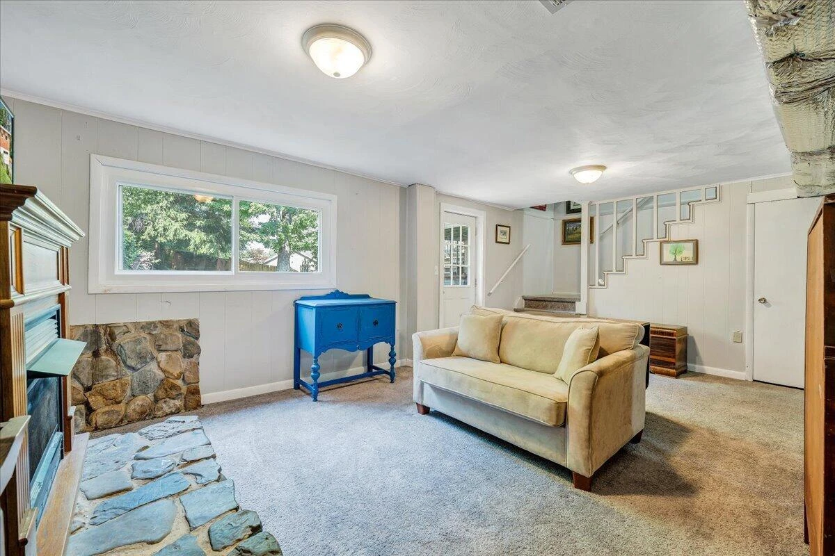 3425 View AVE - Photo 37