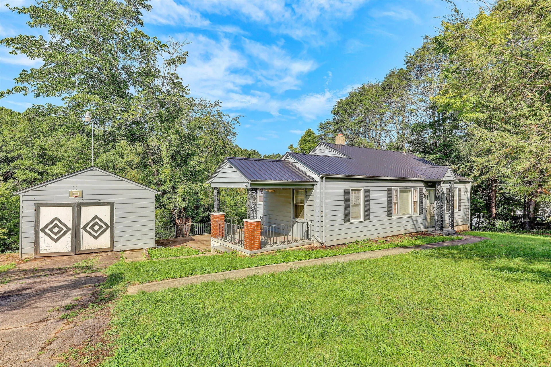 2735 FORK MOUNTAIN RD