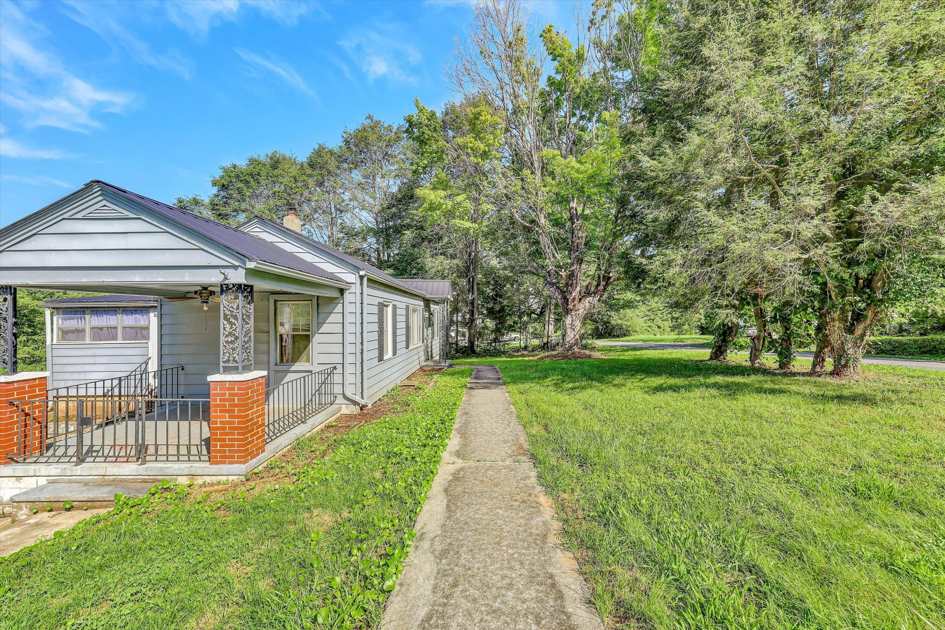 2735 FORK MOUNTAIN RD - Photo 5