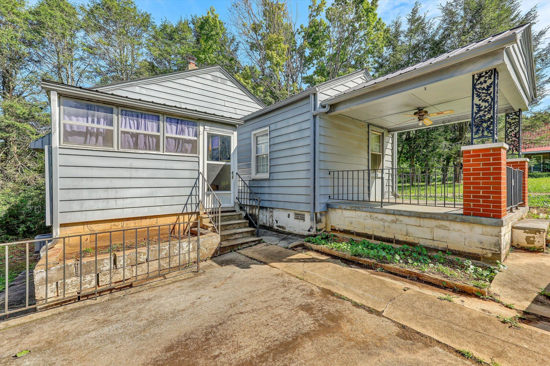 2735 FORK MOUNTAIN RD - Photo 18