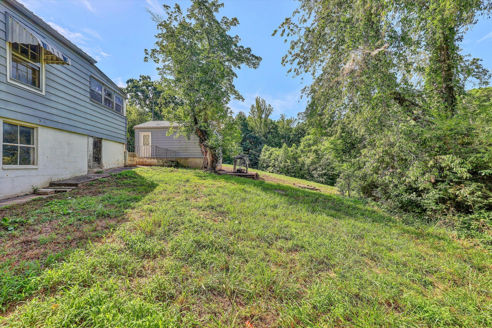 2735 FORK MOUNTAIN RD - Photo 21