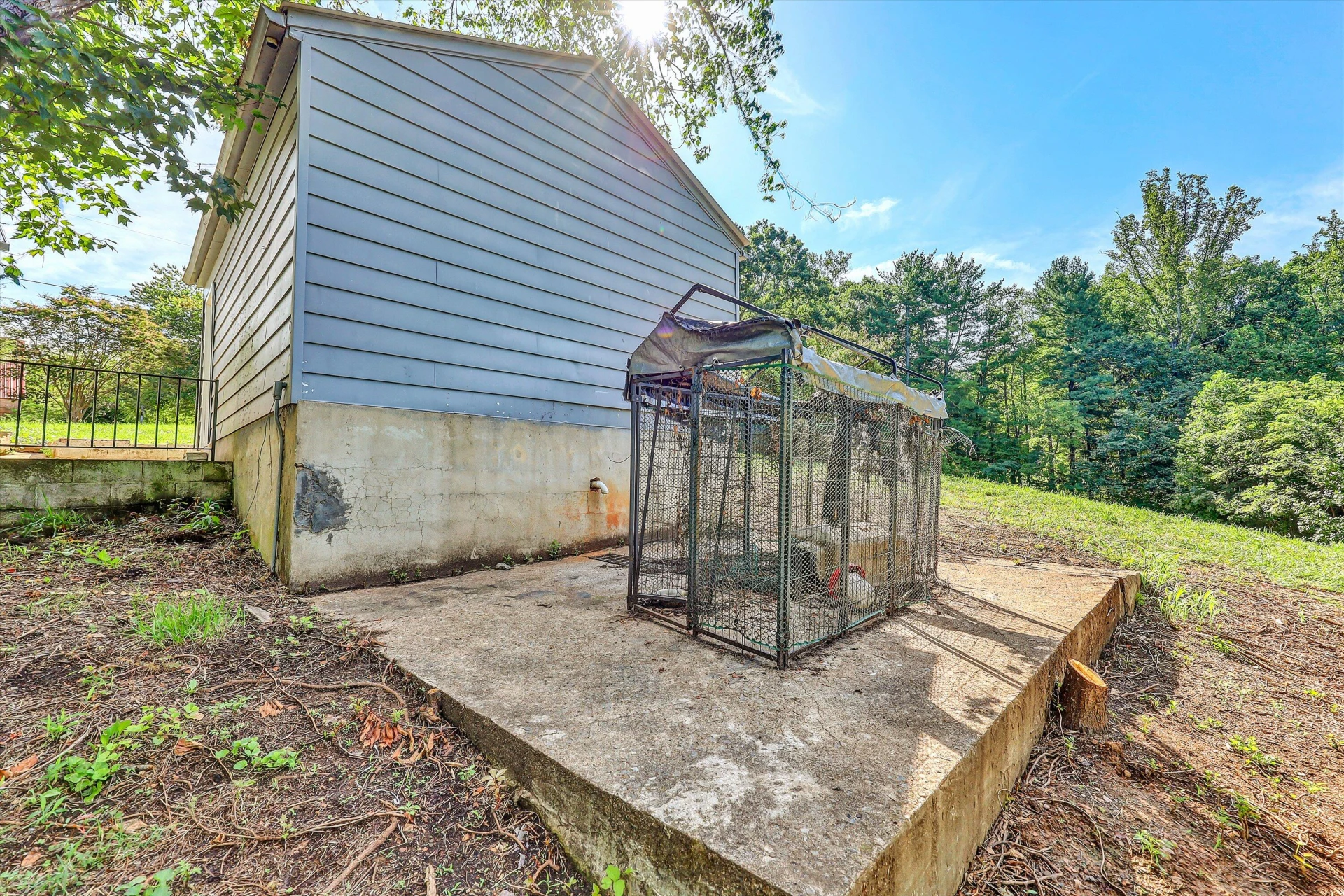 2735 FORK MOUNTAIN RD - Photo 22