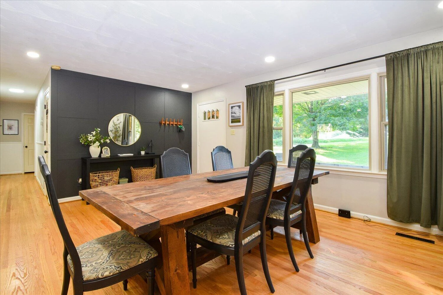 1084 Old Sessler Mill RD - Photo 2