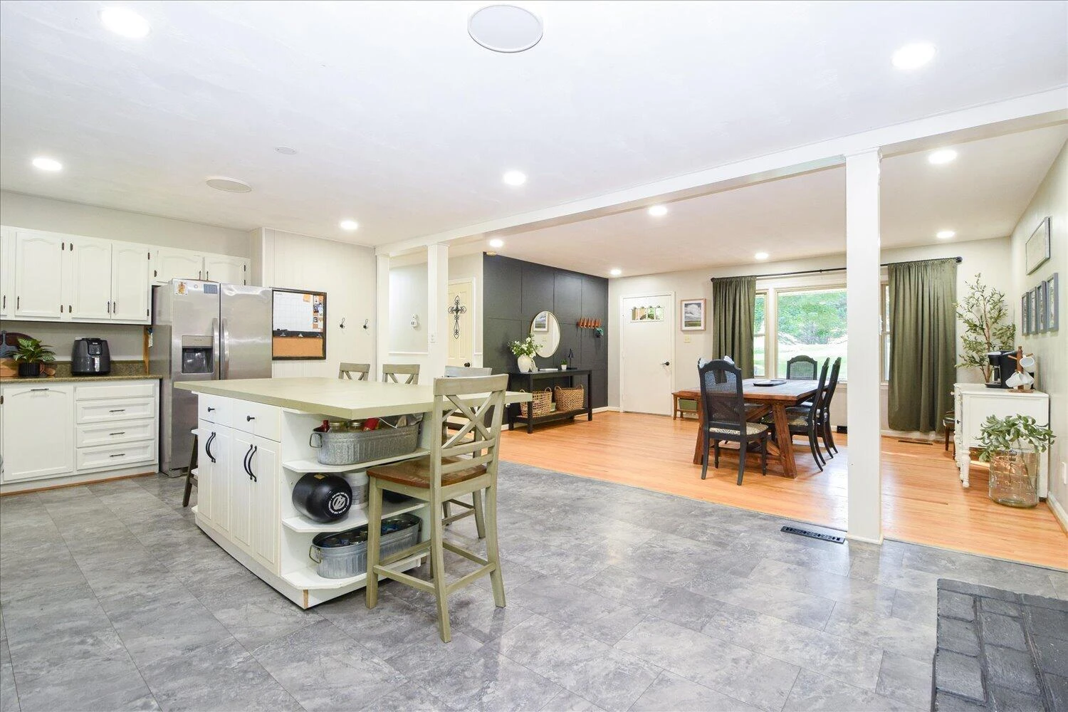 1084 Old Sessler Mill RD - Photo 3