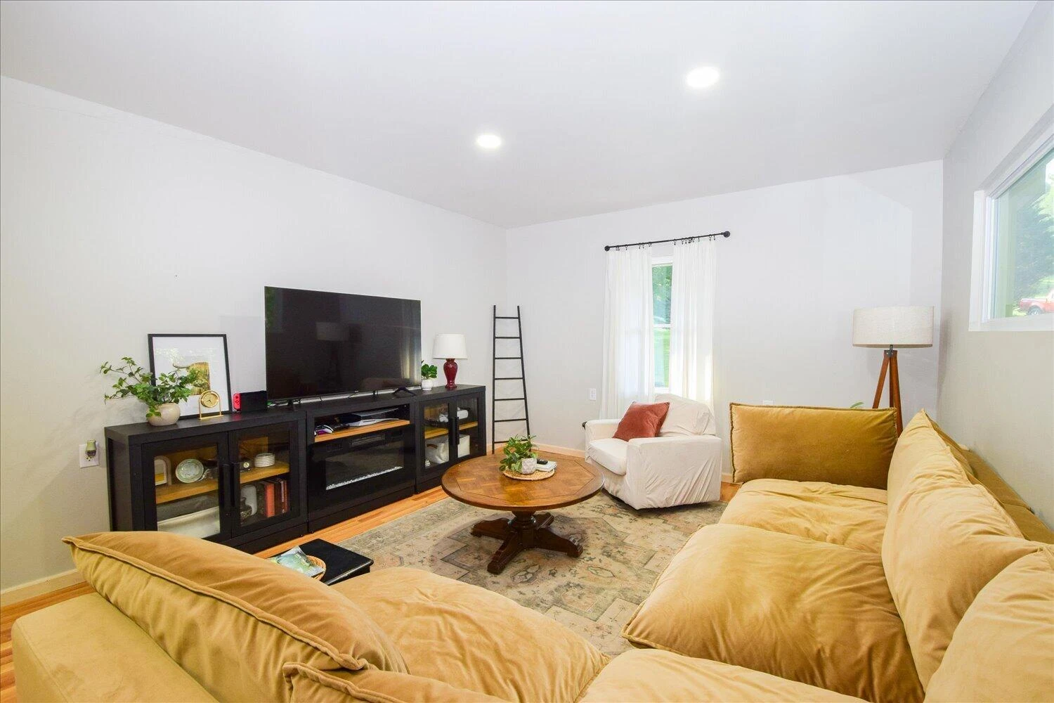 1084 Old Sessler Mill RD - Photo 6
