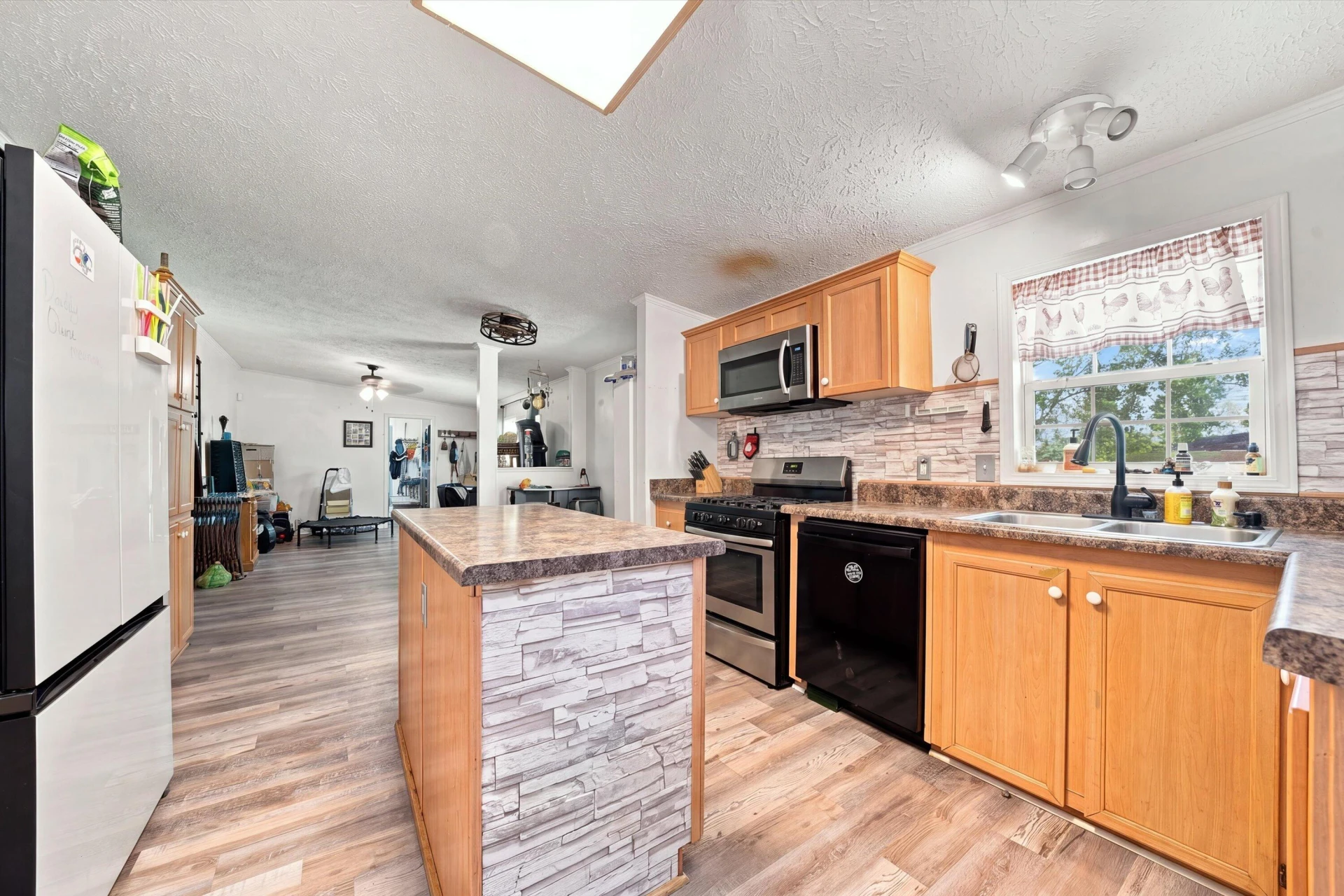 6782 Floyd N - Photo 7