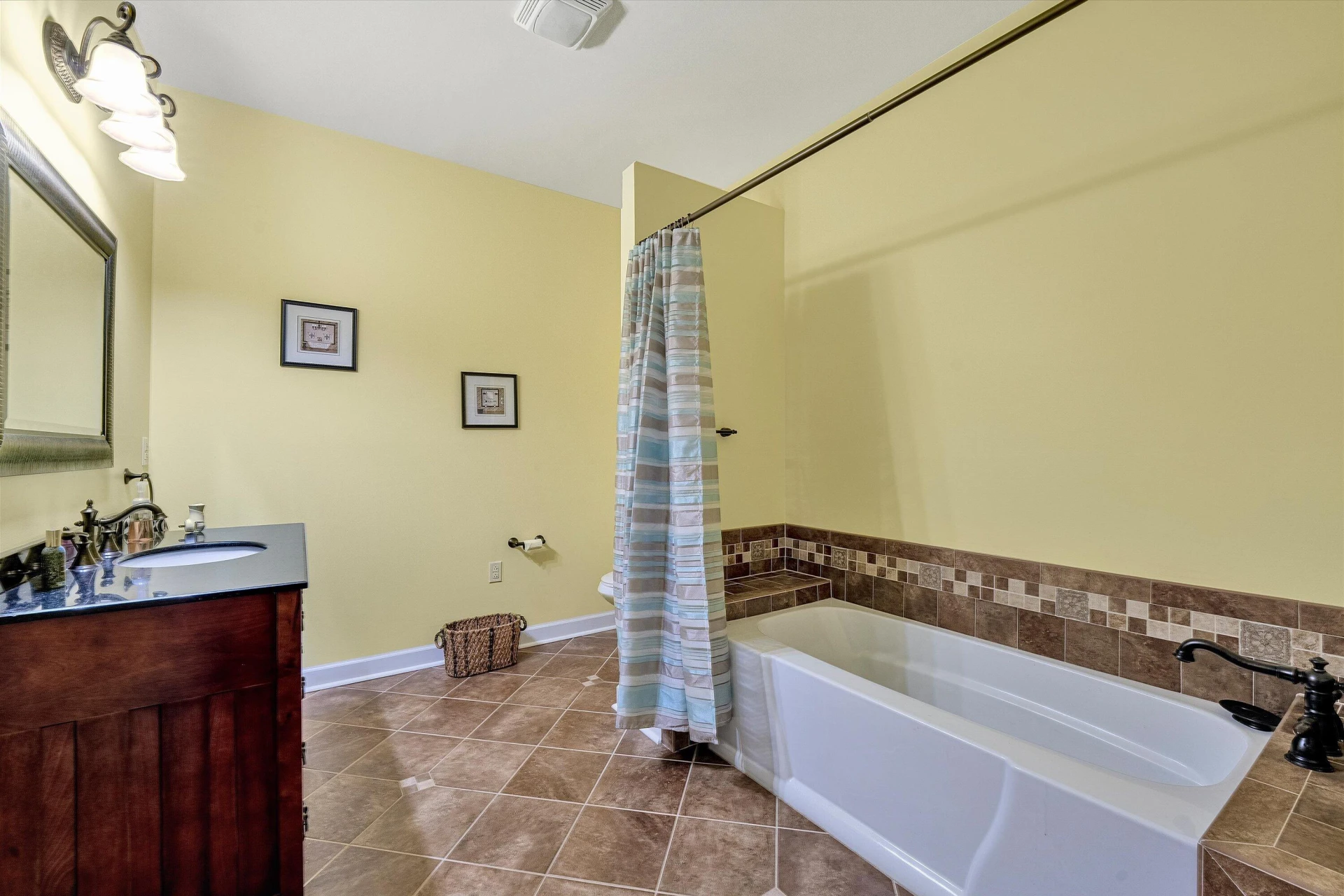 175 Tracie DR - Photo 10